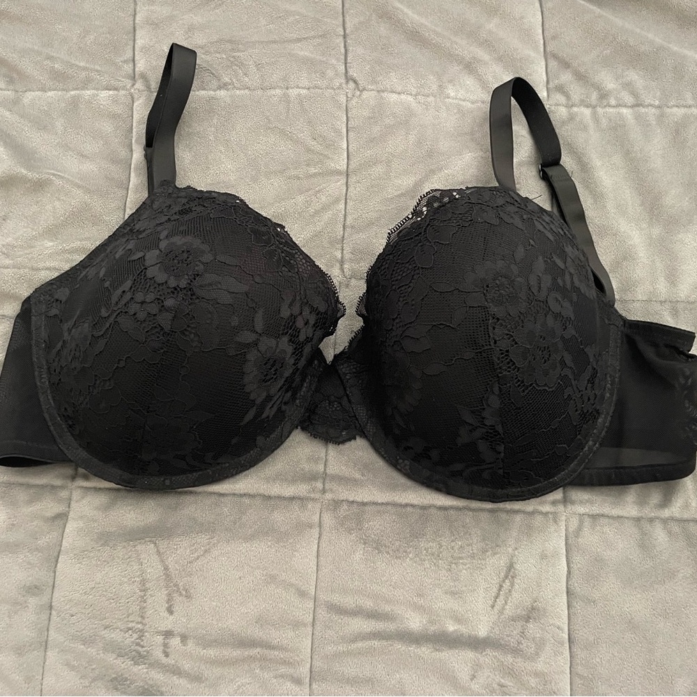 Laura Ashley Black Lace Padded Bra with Underwire and Adjustable Straps~40DD